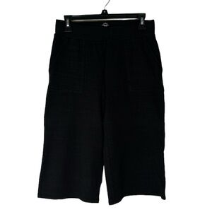 Talbots black capris with elastic waist and lightweight sweats fabric si…